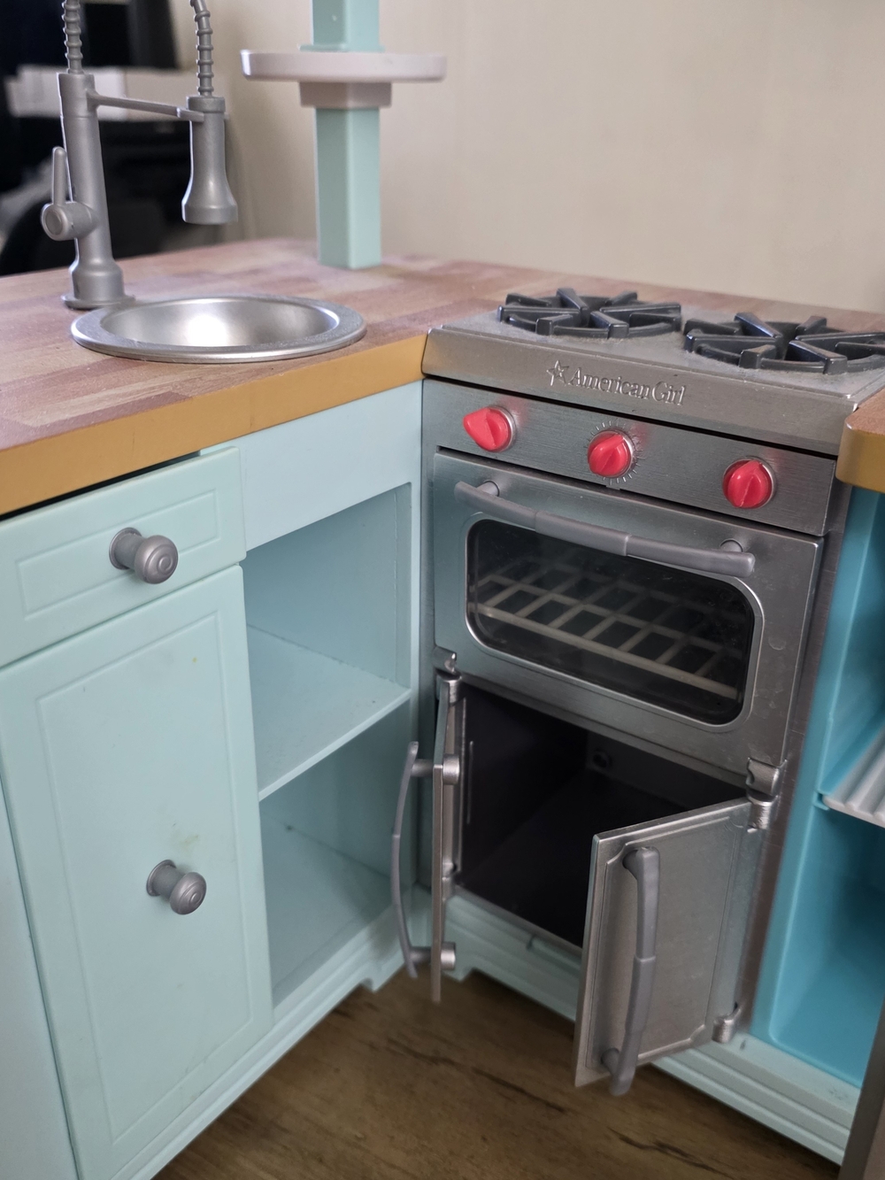 American Girl Aqua Play Kitchen with Silver Accents Retired - Picture 6 of 12